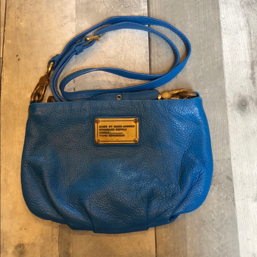 Marc Jacobs Blue Pebbled Leather Crossbody with Gold Plaque